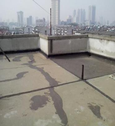钦州漏水维修 楼顶漏水是什么原因，楼顶漏水维修方法是什么?
